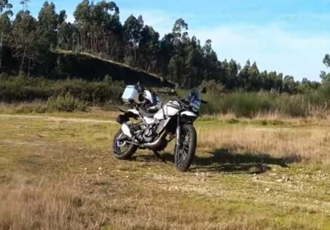 Royal Enfield  HIMALAYAN 450 Tubeless - 450 Kms