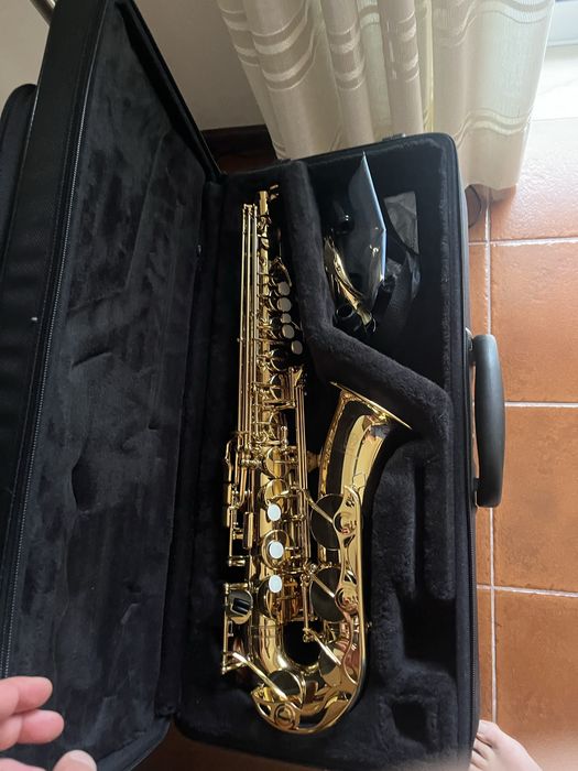 Saxofone Alto Yamaha YAS-280 - inteiramente novo (nunca usado) com garantia de 5 anos . Estojo incluido