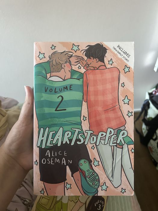 Heartstopper volumes 1 - 4