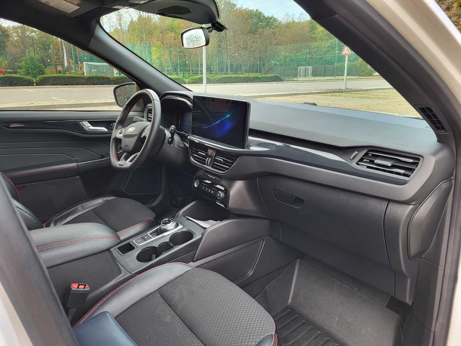 Власник ПРОДАМ Ford Escape 2024