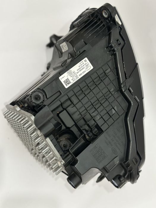 Land Rover Defender фара фонарь передня оптика в наявності