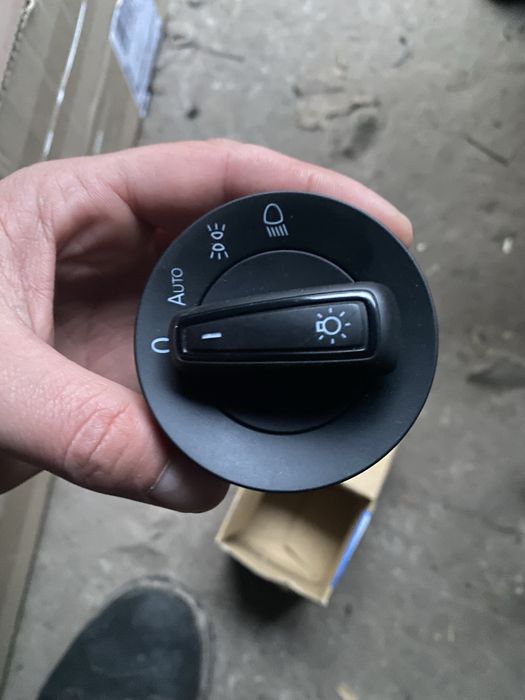 Перемикач світла фар на Volkswagen