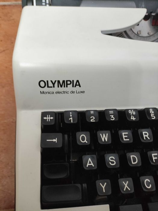 Máquina de escrever Olympia
