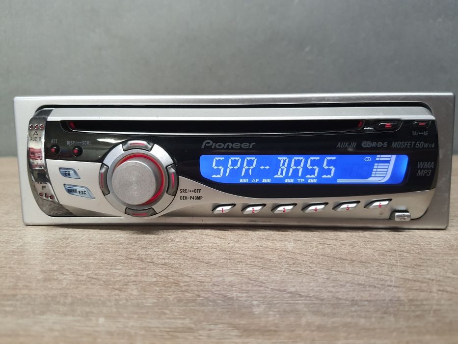 Ramka radio samochodowe Pioneer DEH-P40MP CD z MP3, AUX, Zadbane / Klasyk Vintage Mercedes BMW Fiat Srebrne