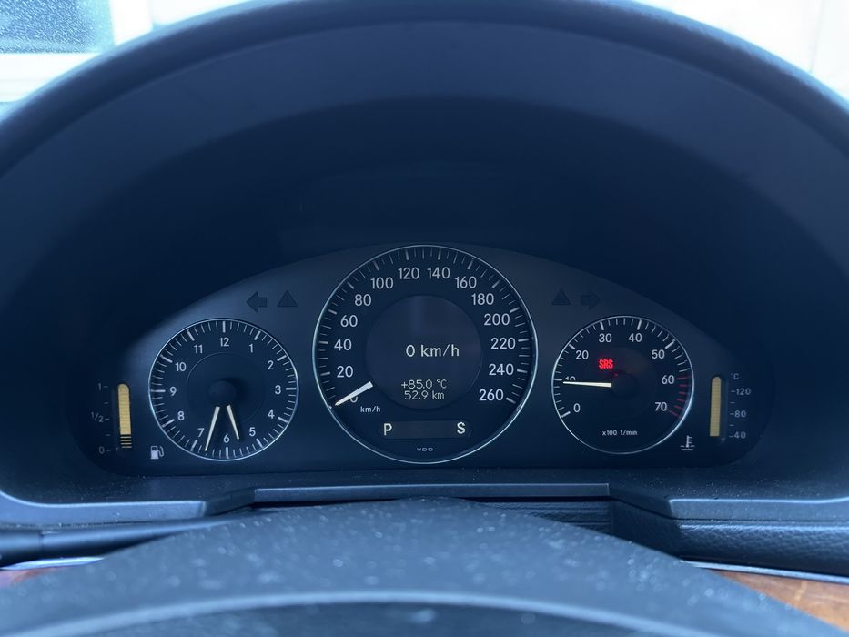 Mercedes Benz w211