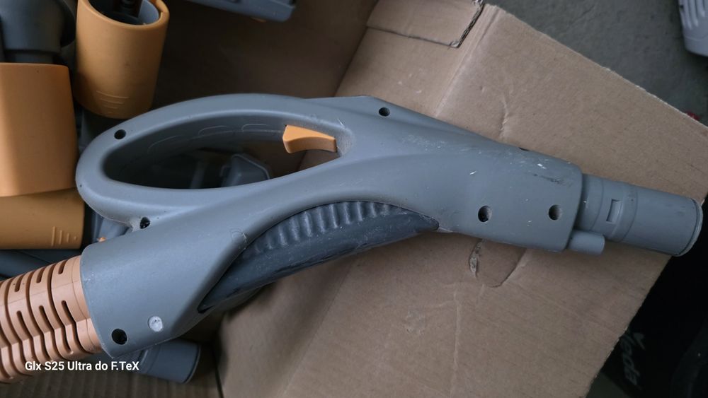 Maquina vapor/aspiração unitekno 909 plus usada