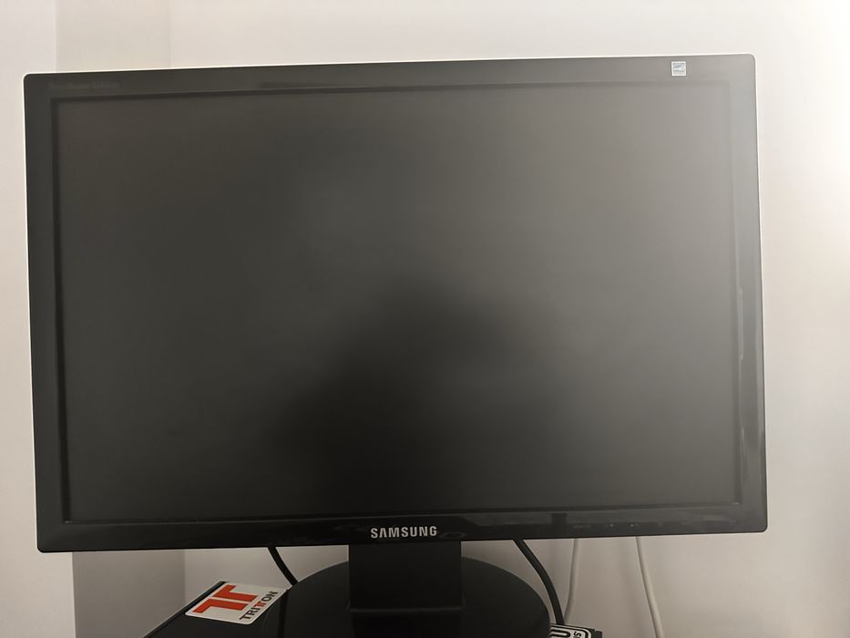 Komputer stacjonarny Intel, GeForce + monitor