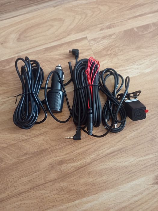 Відеорегістратор з камерою заднього виду і картою пам'яті 25GB