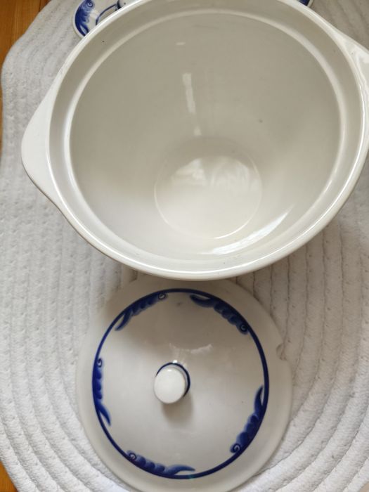 Набор посуды, Буды