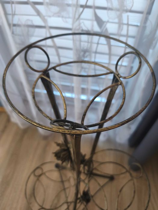 Kwietnik stojący na 3 doniczki metaloplastyka platynowe złoto