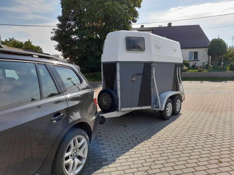 Sprzedam przyczepę do przewozu koni koniowoz