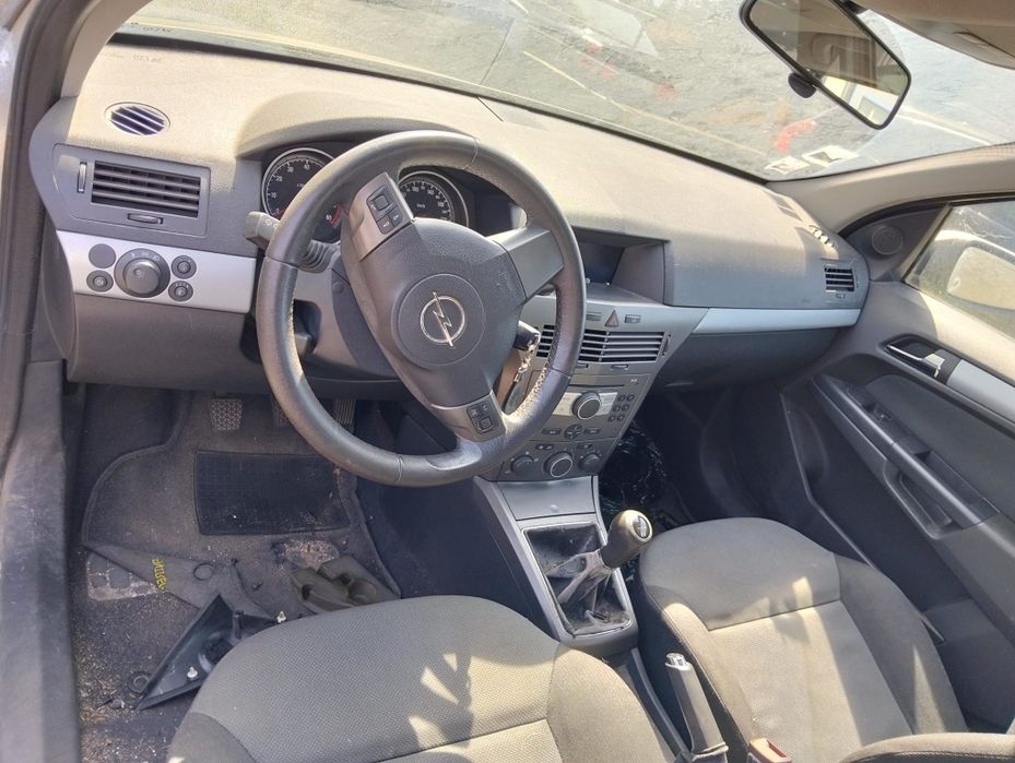 Opel Astra H para peças