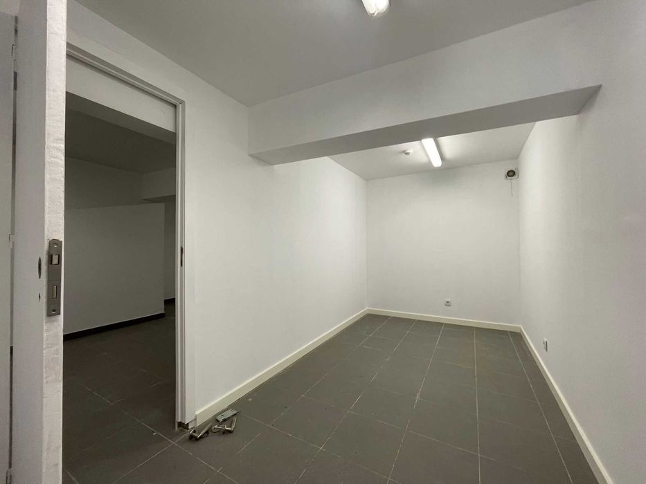 LOJA 240M2 Arrendamento Amadora