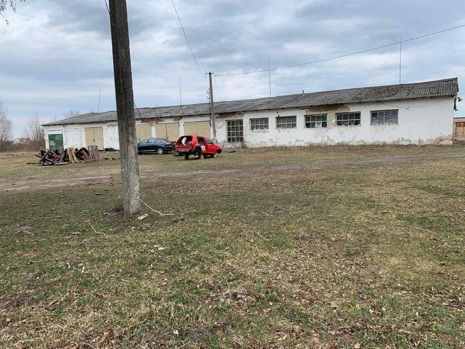 Продаж виробничо-складської комерційної бази в с.Звірів Луцького р-ну