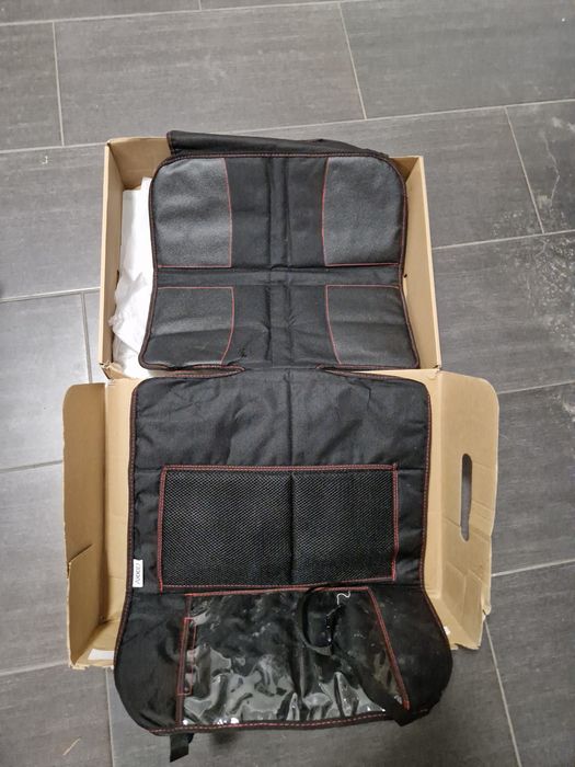 Mata Axkid ochraniacz na fotel