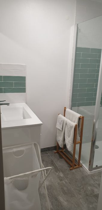 Quarto WC Privativo Urb Cavaleira Algueirão Mem Martins