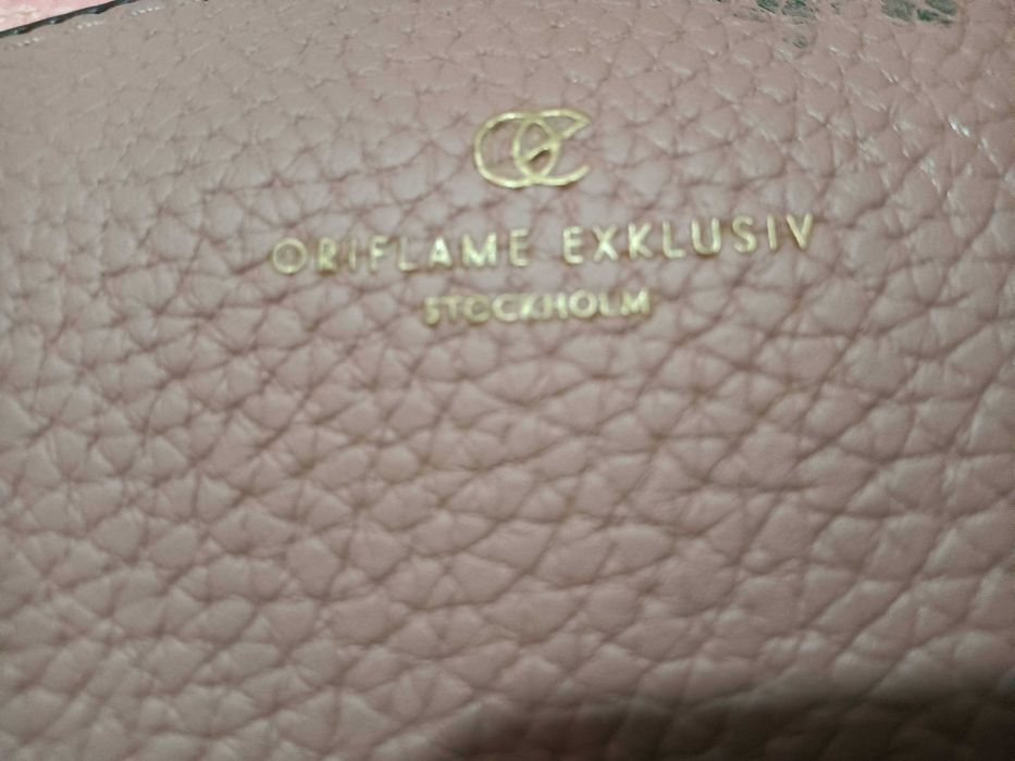 Conjunto de dois Estojos / Bolsas Oriflame