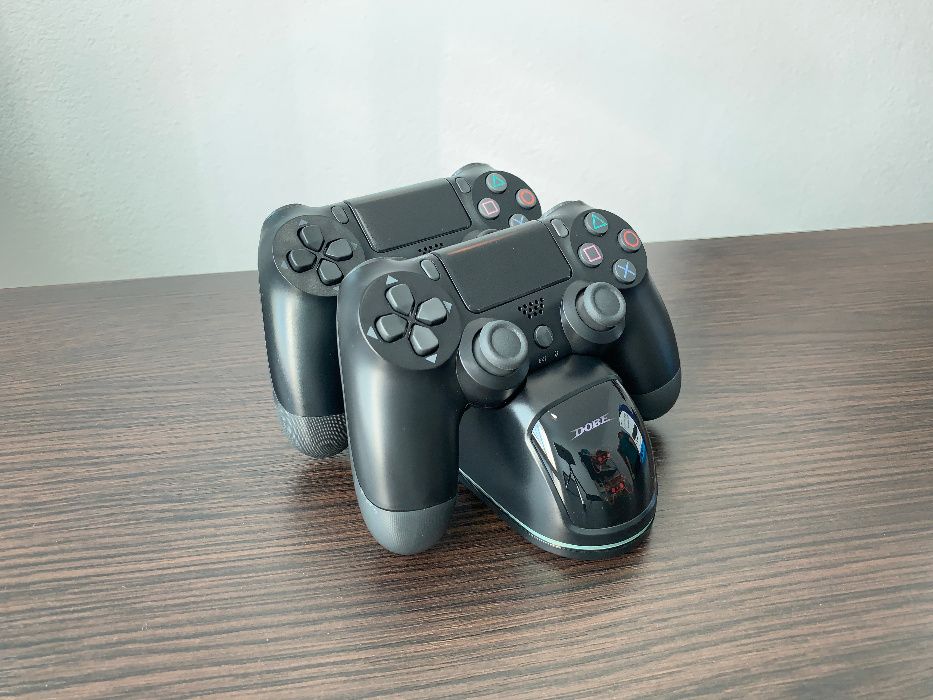 Зарядна Док станція для DualShock 4/Зарядка геймпад PlayStation PS4