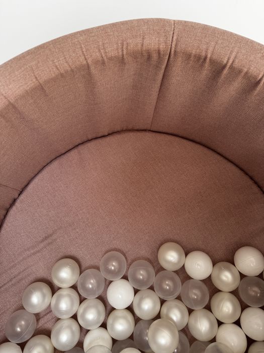 Basenik z kulkami dla dziecka – ajaBaby, elegancki róż