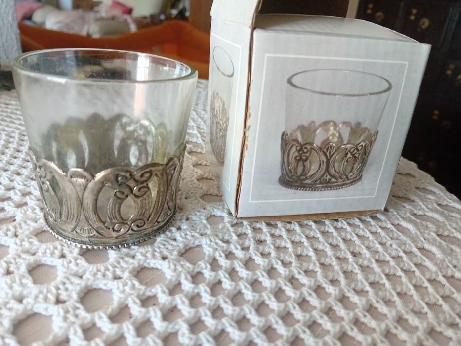 Copo com suporte em prata