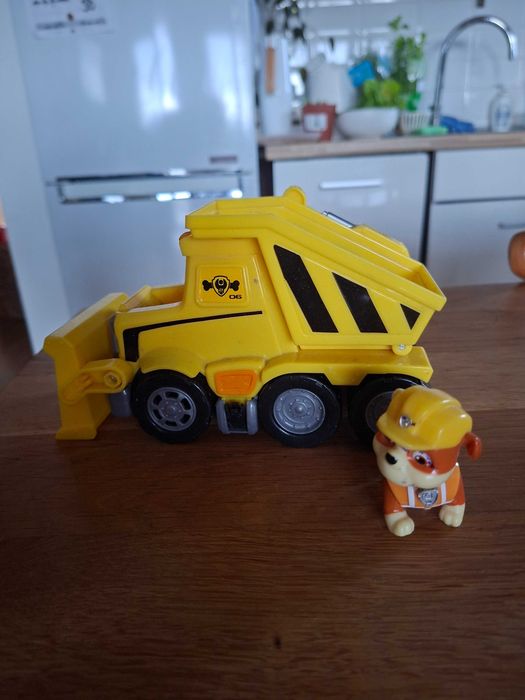 Samochody z Chase'm i Rubble Psi patrol