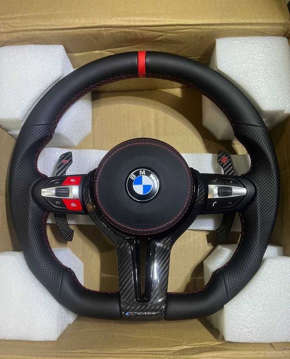 Volante M Performance C/ Carbono e Pele Perfurada