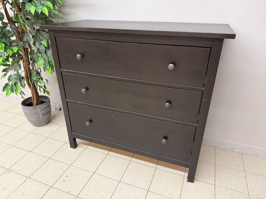 Ładna sosnowa komoda Ikea Hemnes trzy szuflady dowóz wysyłka