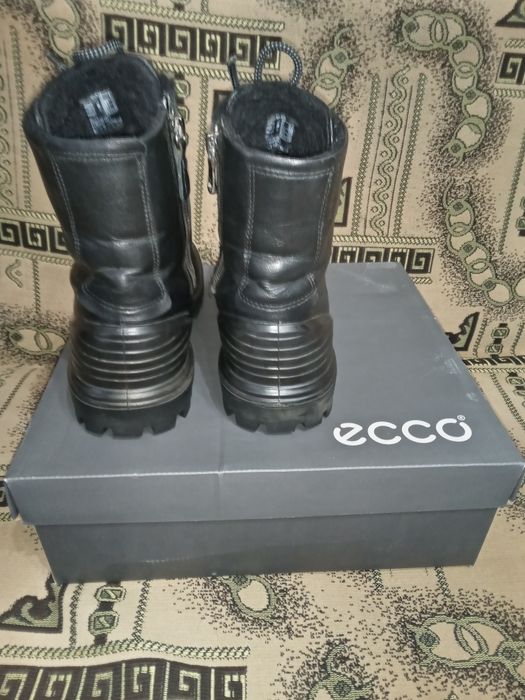 Черевики жиночи зимови ECCO TREDTREY K майже нови продаж або обмен на смартфон