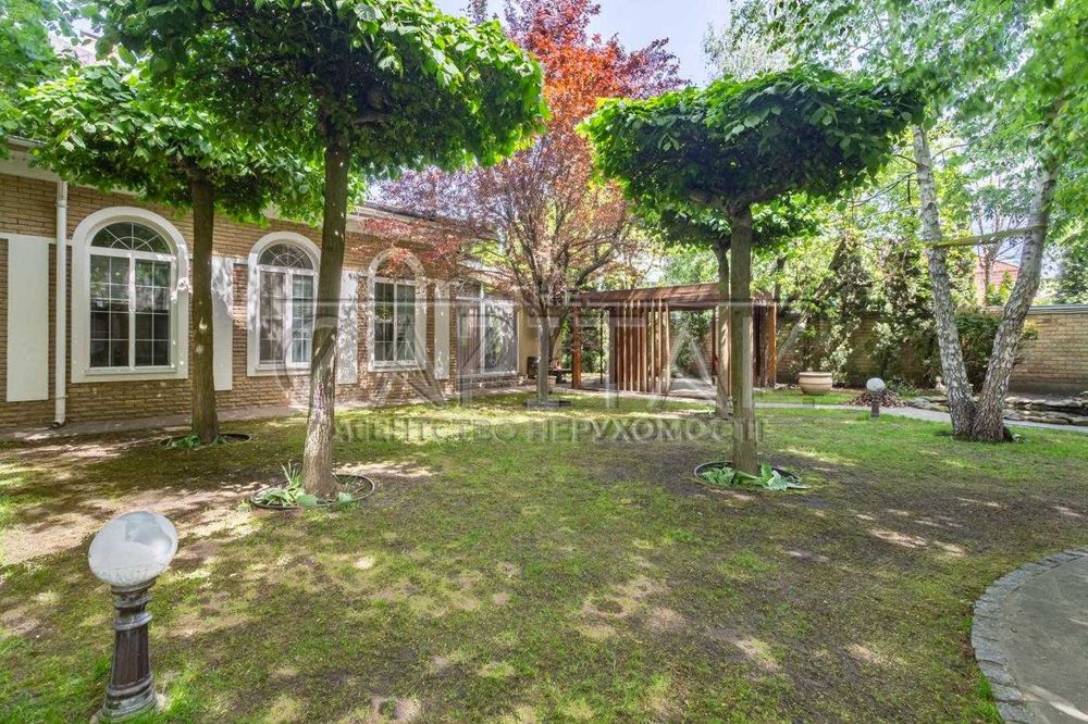 Будинок 2 поверхи/460м2/16 соток в Петропавлівській Борщагівці