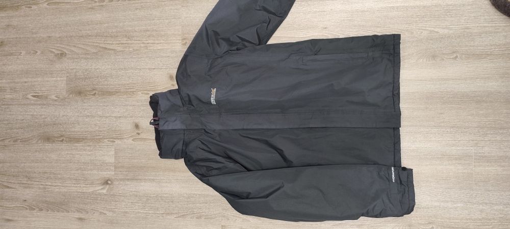 Продам куртку regata