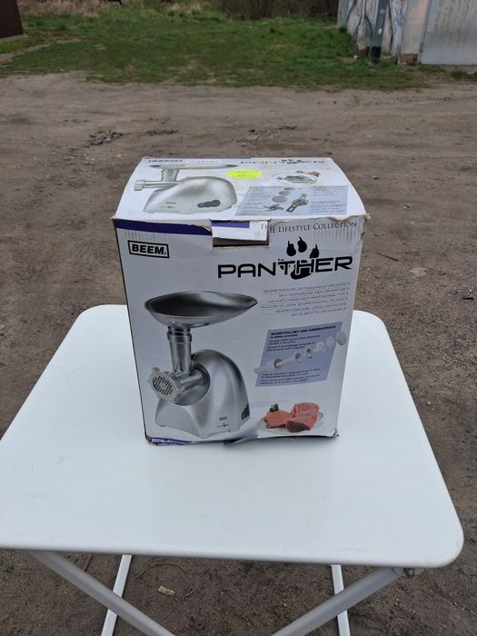 Dwie maszynki do mielenia