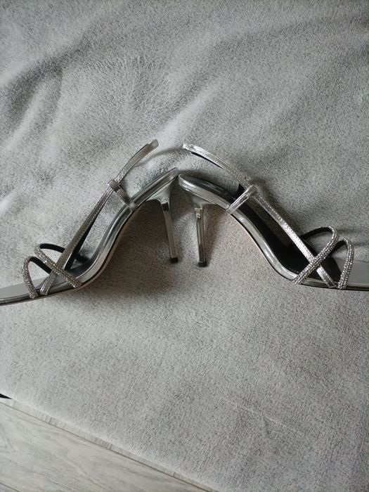 Sandały damskie szpilki studniówka srebrne Marella skóra 39