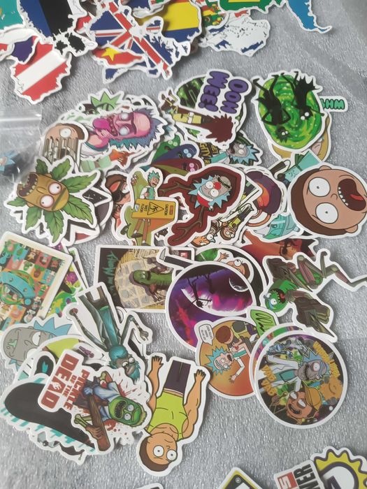 Zestaw naklejek 300szt = 6 x 50szt Pokemon. Rick i Morty, Flagi, Moto