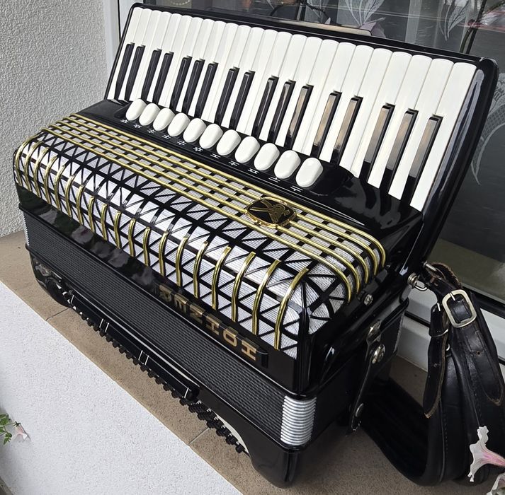 Akordeon Hohner Atlantic IV N De Luxe 120 basów