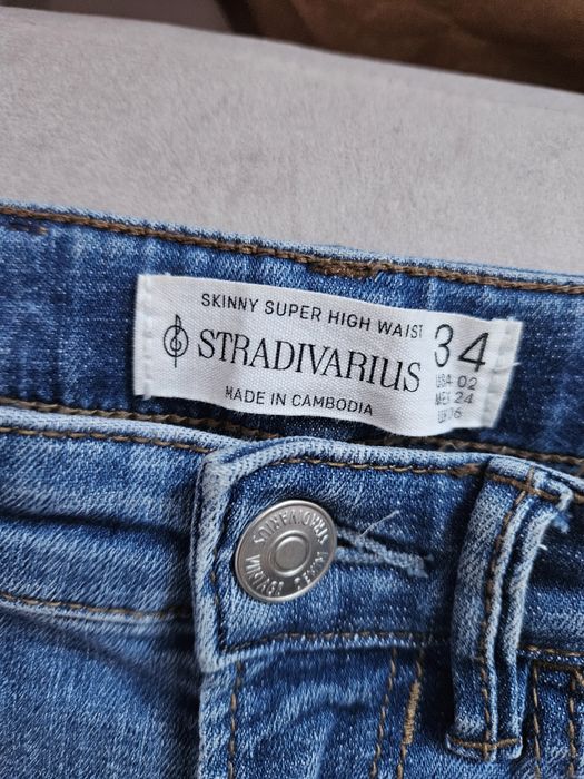 Jeansy nowe stradivarius