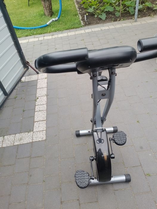 Rower stacjonarny magnetyczny.