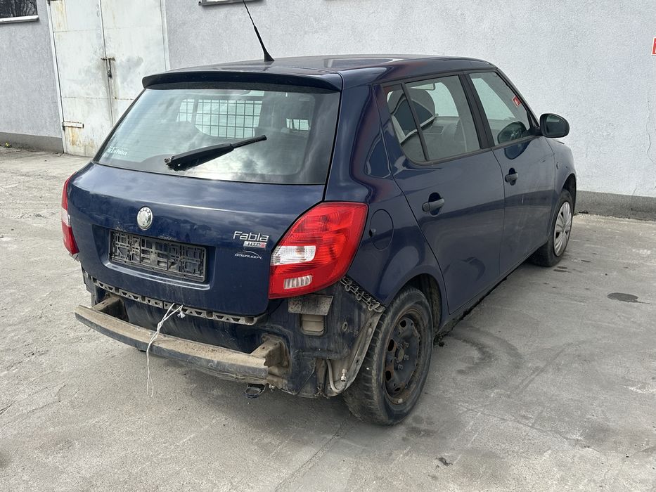 Skoda fabia 2 lift 1.2b 2011 w całości na części