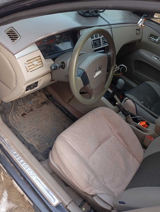 Чері Елара сідан