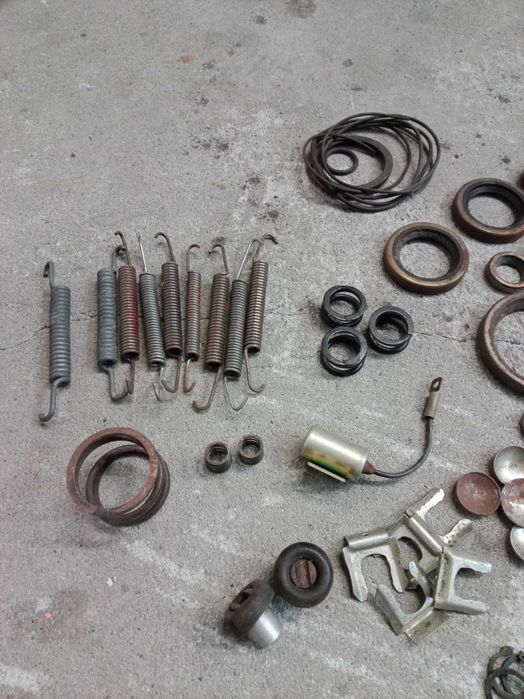 Części FIAT 126p MALUCH lampy tył, osłona półosi i inne