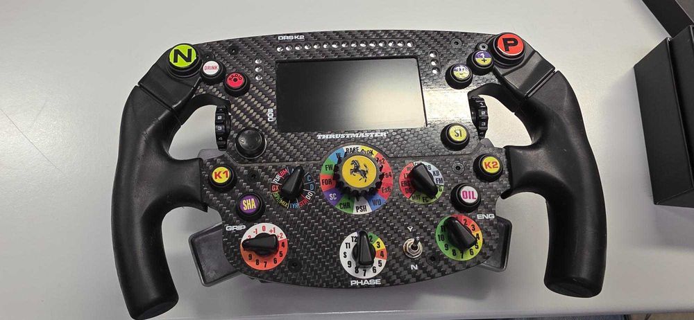 Volante Ferrari SF1000 thrustmaster