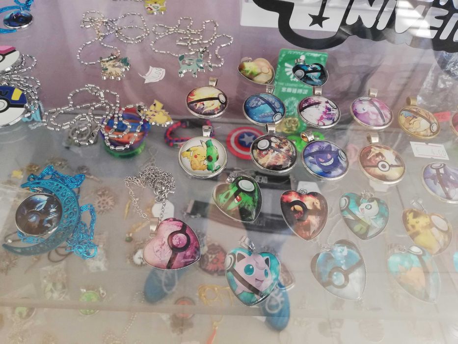 Colar series, filmes e anime