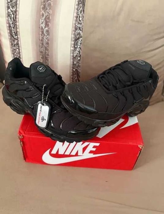 Butymęskie_Nike_Air_Max_TN_Plus_Black R.40