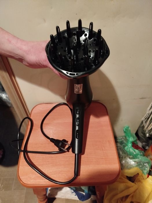 Продам профессиональный фен