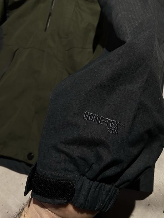 Куртка The North Face Gore-Tex , хаки , трекинговая , пуховик ,