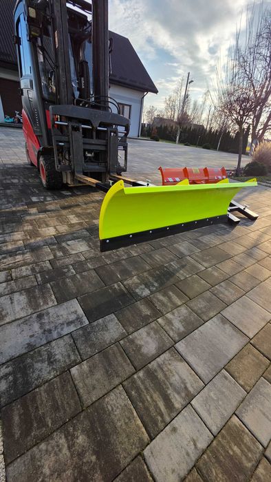 Pług śnieżny lekki do wózka widłowego