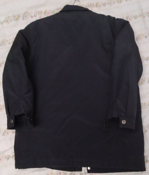 Продам чоловічу куртку чорного кольору
