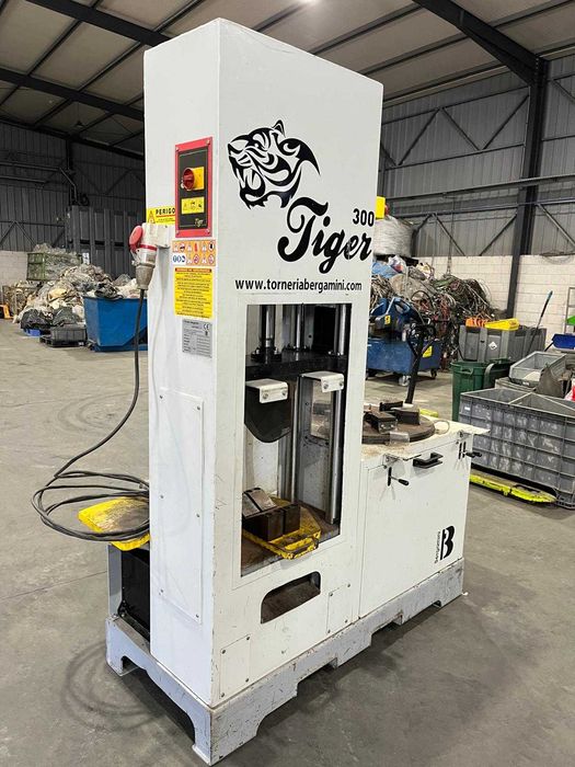 Máquina para desmantelamento de Motores Eléctricos - TIGER 300