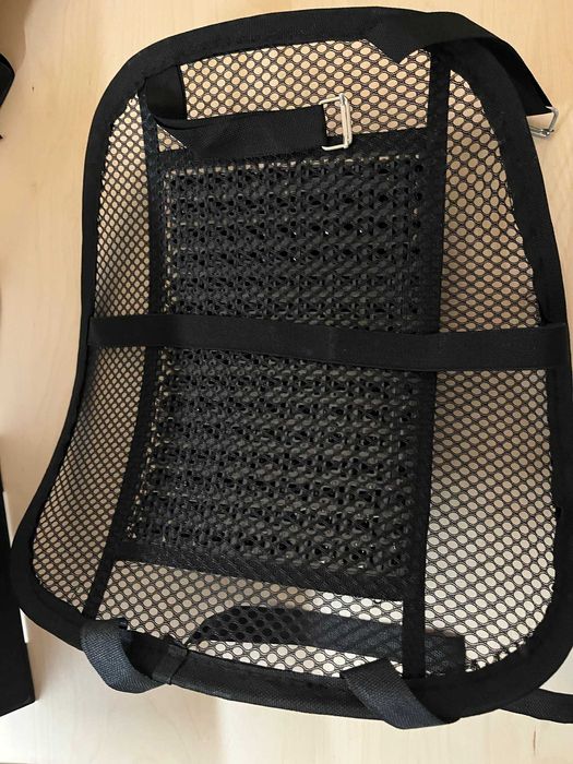 Apoio lombar ergonómico preto com massajador – novo