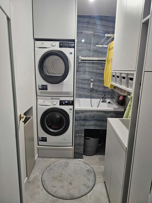 Płytki jasnoszare z połyskiem 60x60 ( 2 kartony)