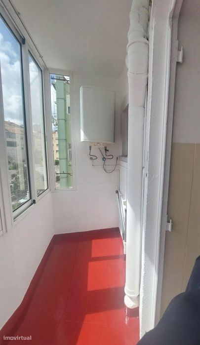 Apartamento T2 com varanda em Almada